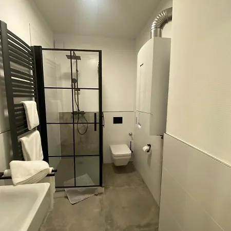 Rotterdam: Messe/business/fewo Lodge Hilden