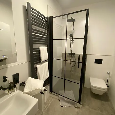 Lodge Rotterdam: Messe/business/fewo Hilden