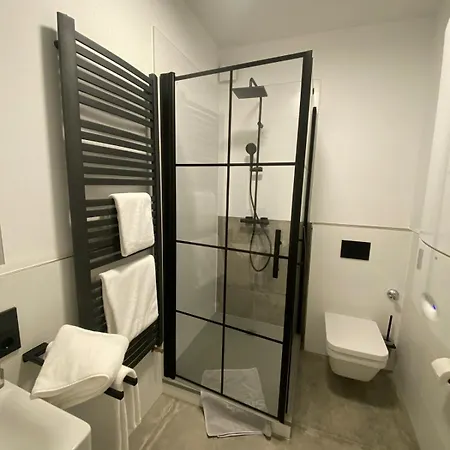 Rotterdam: Messe/business/fewo Lodge *