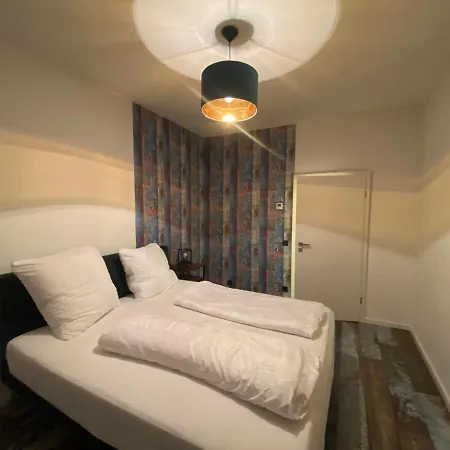 Rotterdam: Messe/business/fewo Lodge Hilden